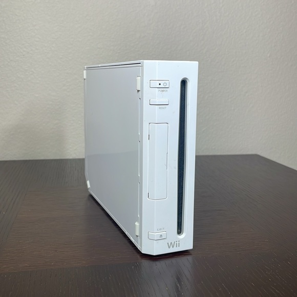 Bundle White Nintendo LU392586243 Wii console RVL-001/ Stand / Mario kart wheel - Picture 2 of 8
